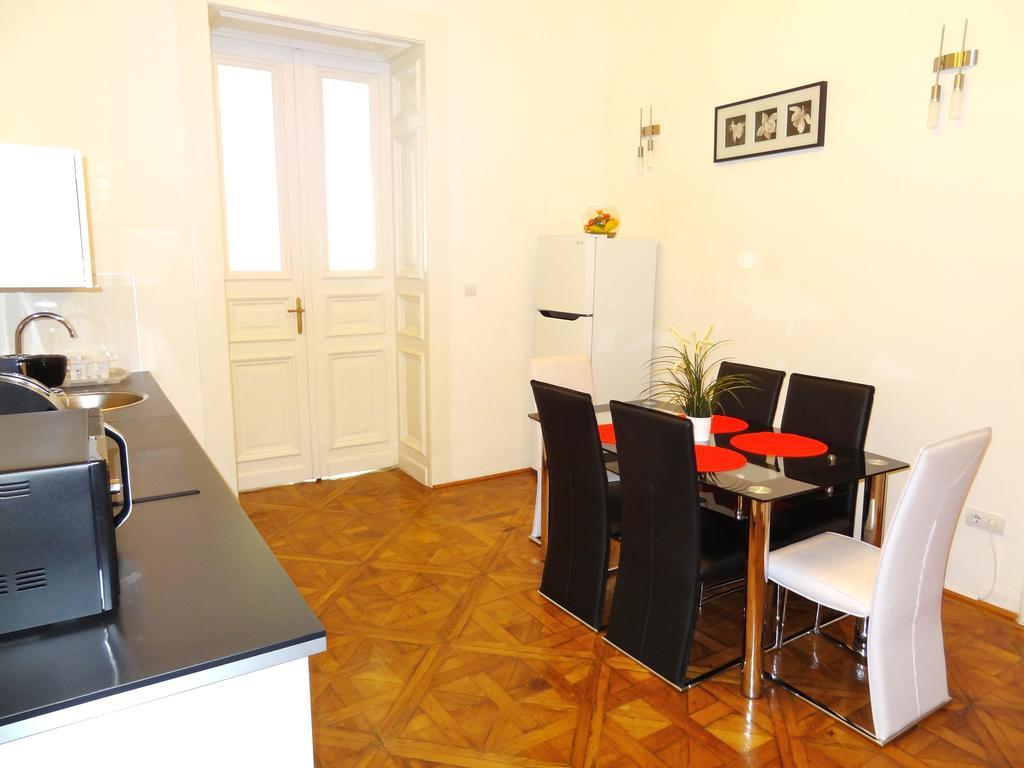 Erzsebet Boulevard Apartment Budapest Exterior photo