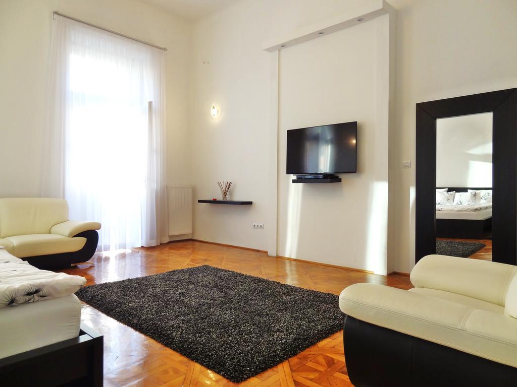 Erzsebet Boulevard Apartment Budapest Exterior photo