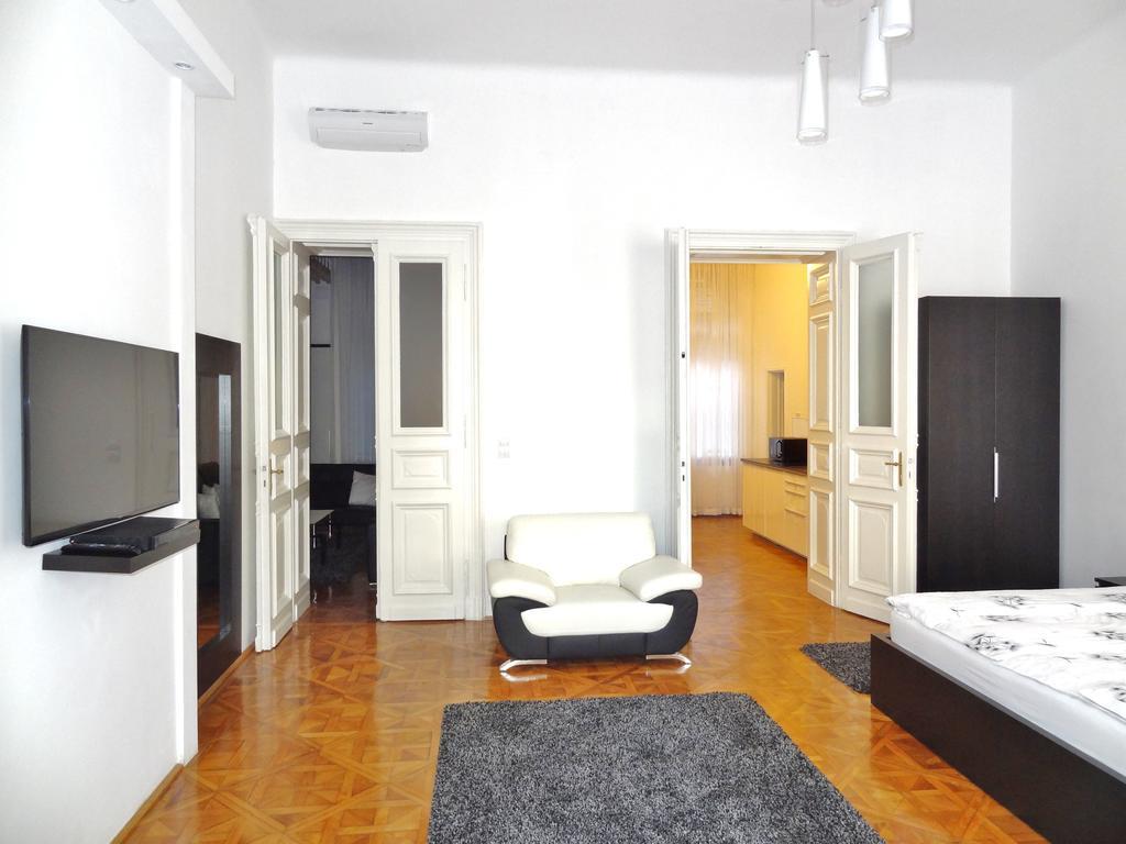 Erzsebet Boulevard Apartment Budapest Room photo